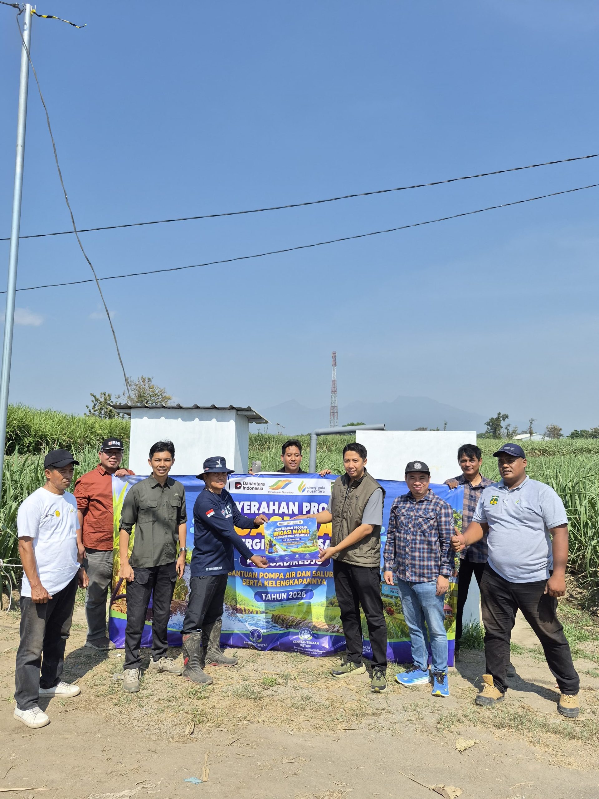 Pabrik Gula Ngadiredjo Kediri Salurkan Bantuan Irigasi Untuk Petani Tebu