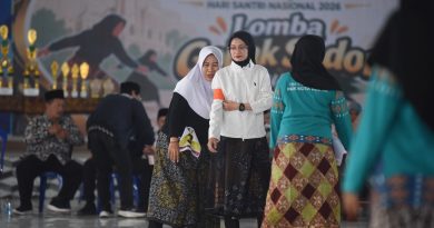 Serunya Pertandingan Gobak Sodor Sarungan Peringati Hari Santri 2026 Antara Tim Fatayat NU Kota Kediri vs Tim Penggerak PKK