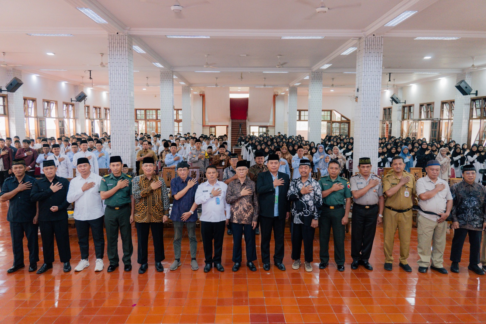 Peringati Hari Santri dan Sumpah Pemuda, Kepala BNN Kota Kediri Ajak Santri Ponpes Wali Barokah Bentengi Diri Dari Narkoba